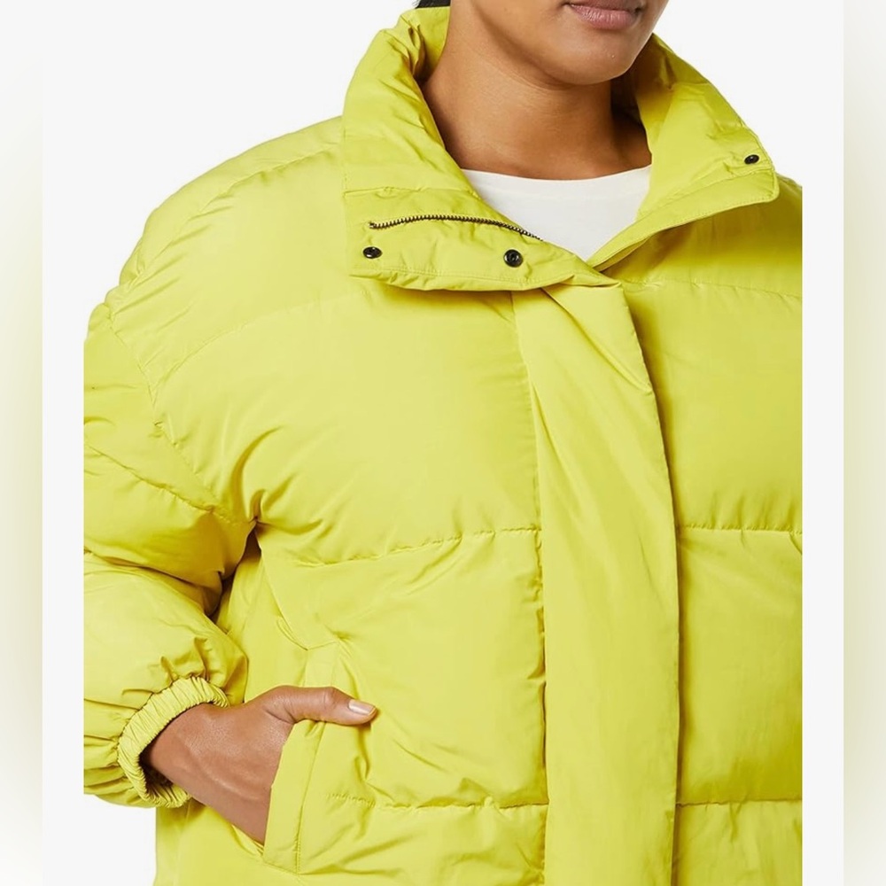 Daily Ritual Women's Bright Yellow Puffer Jacket - Picture 7 of 10